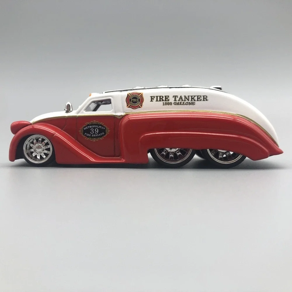 Jada D-Rods 1939 '39 Dodge Airflow‎ Fire Tanker Red & White Diecast 1/64 Scale